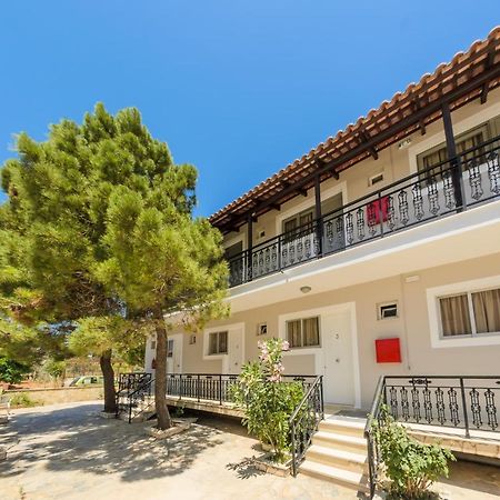 Karras Livin Apartment Laganas Ngoại thất bức ảnh