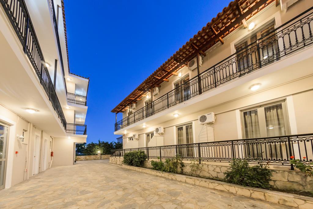 Karras Livin Apartment Laganas Ngoại thất bức ảnh