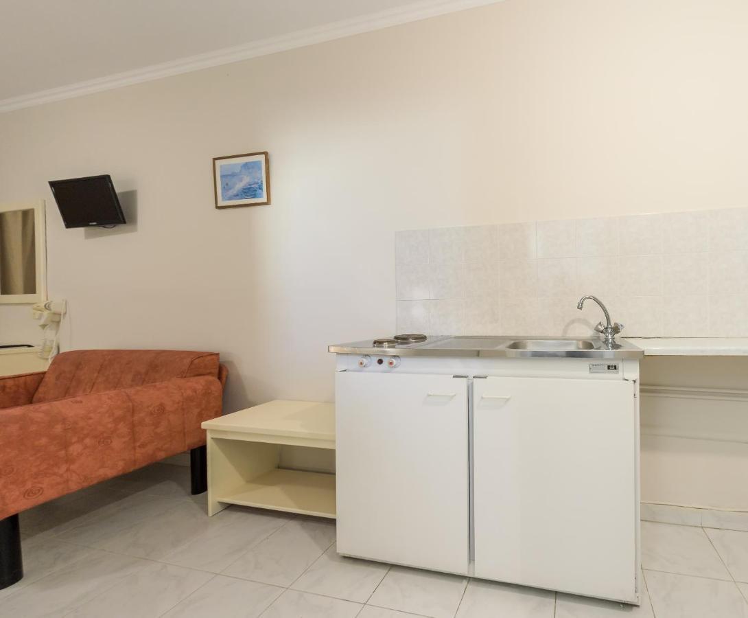 Karras Livin Apartment Laganas Ngoại thất bức ảnh